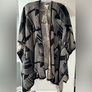 CHICO’S OSFM PONCHO. 🖤